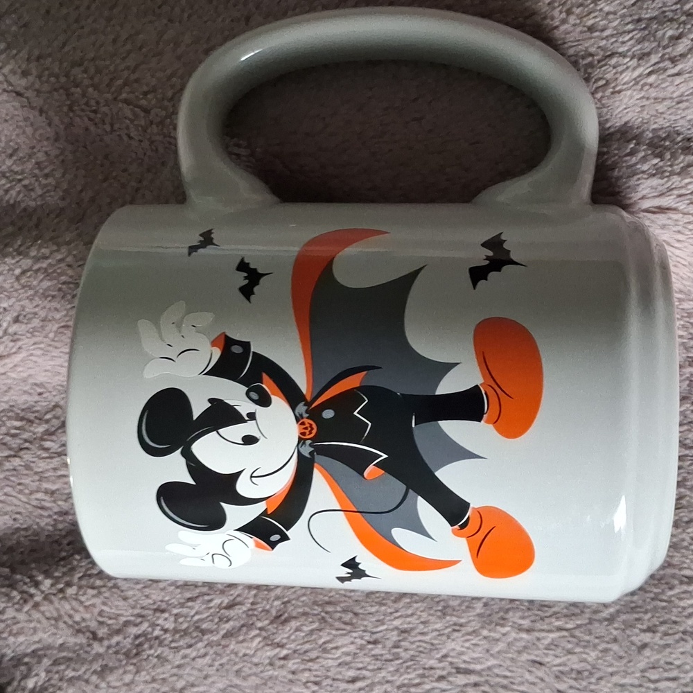 🆕Disney Mickey Mouse Dracula Vampire Trick OR Treat Halloween 15oz Coffee Mug